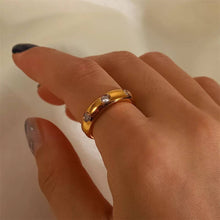 Load image into Gallery viewer, Runaway RING: Green / Size 18