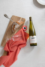 Load image into Gallery viewer, Moderato's groundbreaking cuvee - alcohol-free white wine