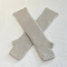 Load image into Gallery viewer, Baby alpaca long mittens 7393ML: Khaki