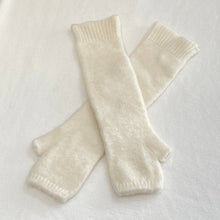 Load image into Gallery viewer, Baby alpaca long mittens 7393ML: Khaki