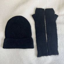 Load image into Gallery viewer, Baby alpaca hat & mittens 7394/7393: Beige