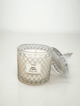 Load image into Gallery viewer, Diamond Bonbonnière Scented Candle - Floral scents: Tuberose