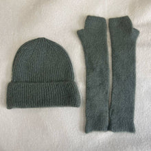 Load image into Gallery viewer, Baby alpaca hat & mittens 7394/7393: Beige