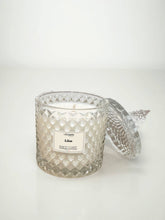 Load image into Gallery viewer, Diamond Bonbonnière Scented Candle - Floral scents: Orange blossom