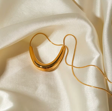 Load image into Gallery viewer, Netta NECKLACE: Gold