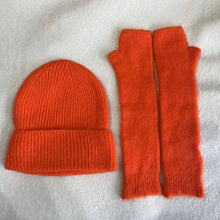 Load image into Gallery viewer, Baby alpaca hat & mittens 7394/7393: Beige