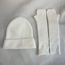 Load image into Gallery viewer, Baby alpaca hat & mittens 7394/7393: Beige