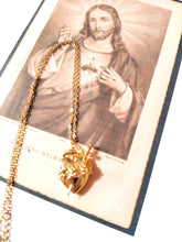 Load image into Gallery viewer, Collar Exvoto Sagrado Corazón