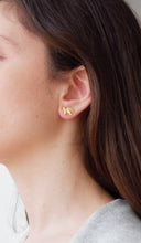 Load image into Gallery viewer, Leaf Earrings