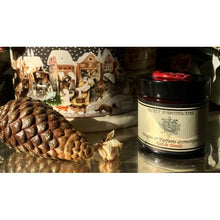 Load image into Gallery viewer, Small aromatic candle "Noël en famille"/ "Christmas with the family"