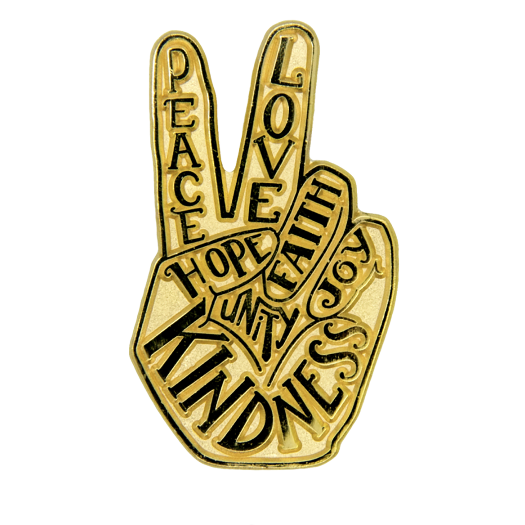 Peace hand pin gold