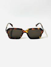 Load image into Gallery viewer, Dignity Unisex UV400 Sunglasses : Tortoise &amp; Black
