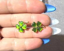 Load image into Gallery viewer, Pendientes de hoja de trébol
