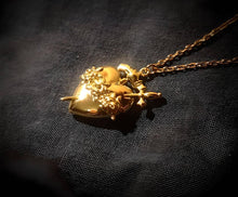 Load image into Gallery viewer, Collar Exvoto Sagrado Corazón

