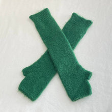 Load image into Gallery viewer, Baby alpaca long mittens 7393ML: Navy
