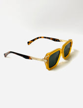 Load image into Gallery viewer, Dignity Unisex UV400 Sunglasses : Tortoise &amp; Black
