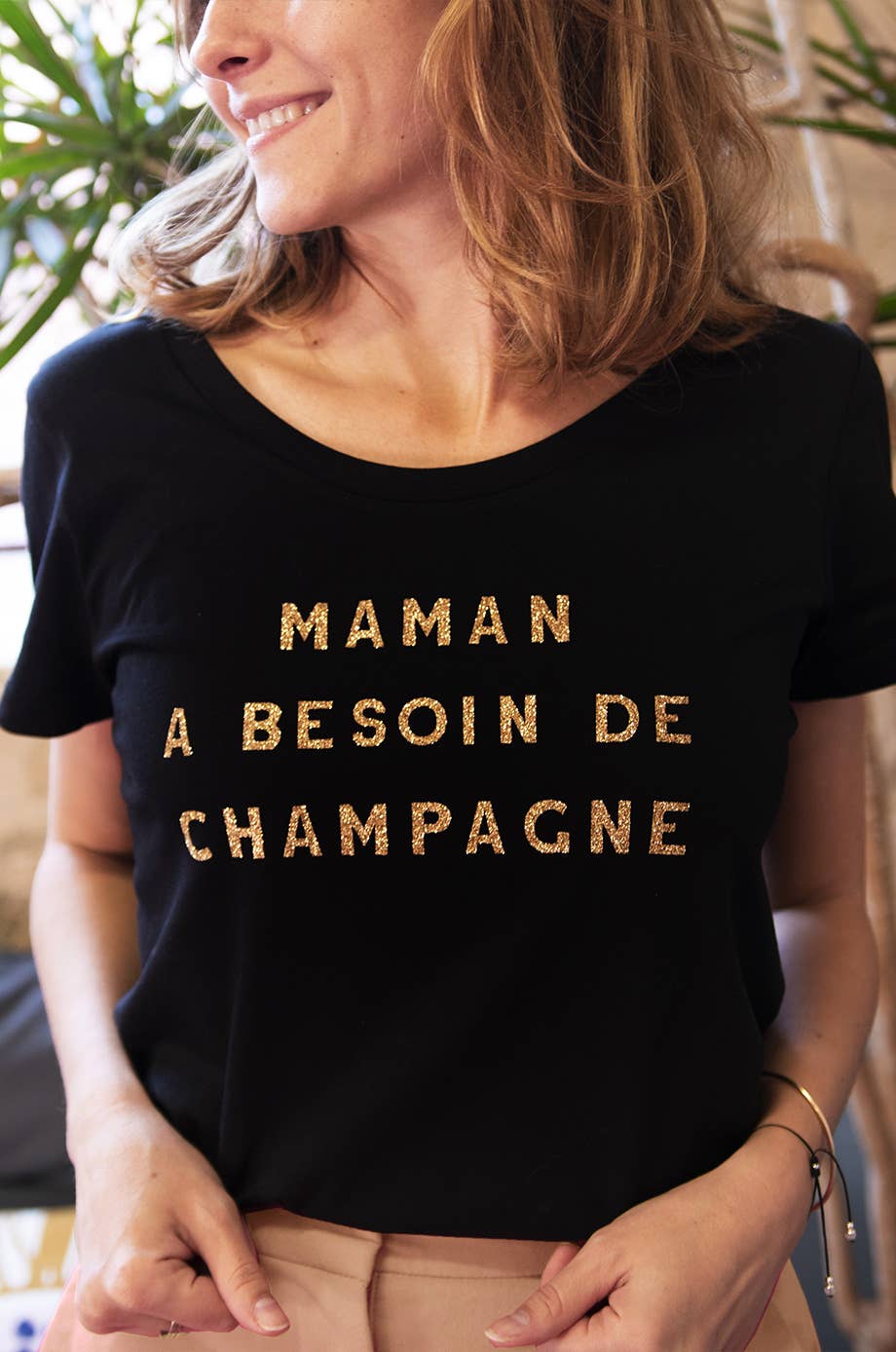 Women's T-shirt - Mom Needs Champagne - Glitter: Black / XXL