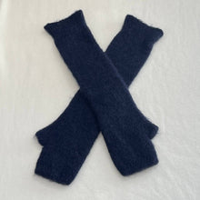 Load image into Gallery viewer, Baby alpaca long mittens 7393ML: Khaki
