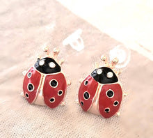 Load image into Gallery viewer, Pendientes de mariquita,
